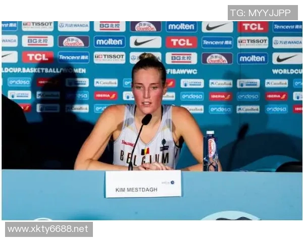 英超吴芳专访回顾篮球历程与成长之路的深度探索 英超吴芳专访回顾篮球历程与成长之路的深度探索